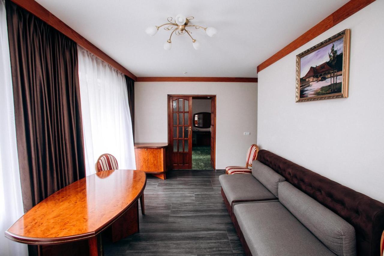 Stanislavsky Hotel Group Яремче Екстериор снимка