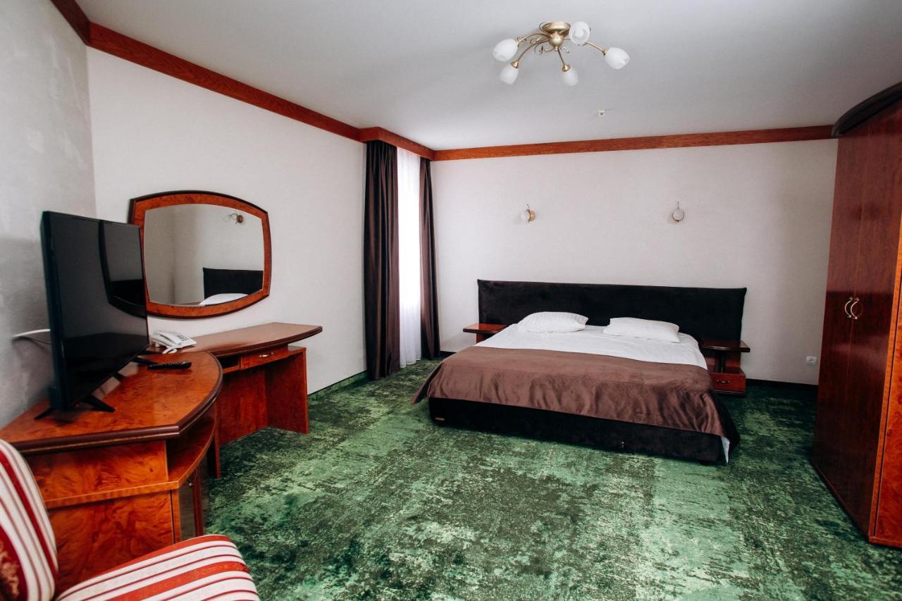 Stanislavsky Hotel Group Яремче Екстериор снимка