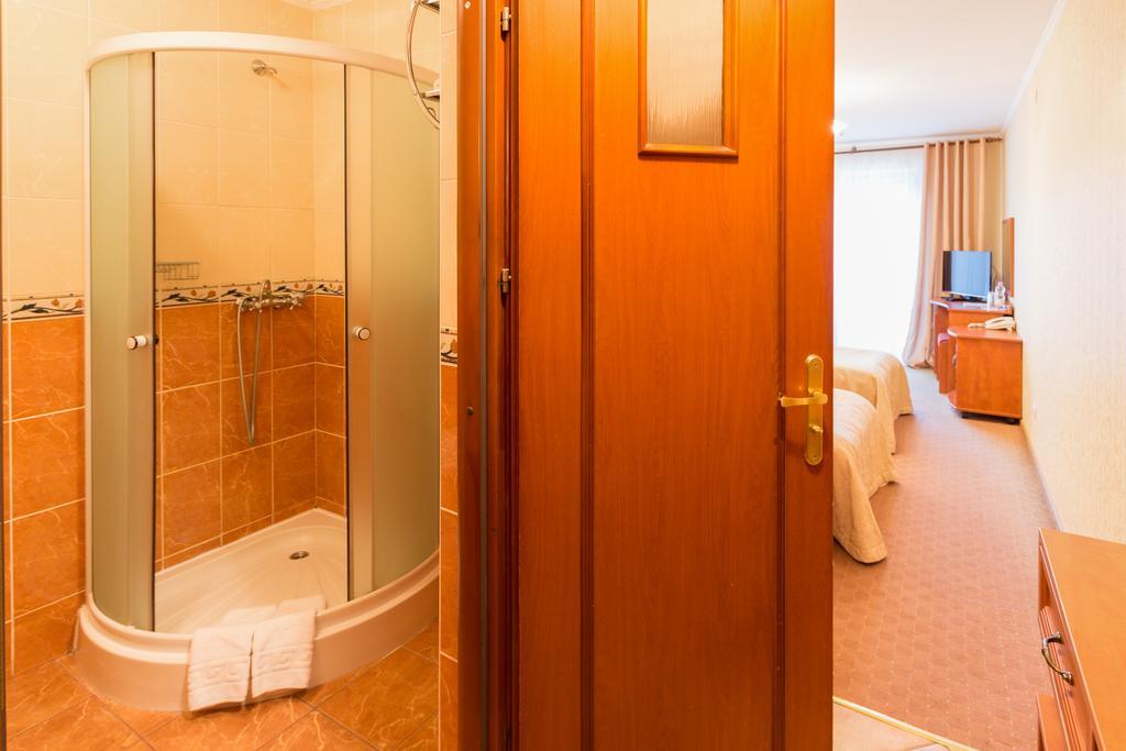 Stanislavsky Hotel Group Яремче Екстериор снимка