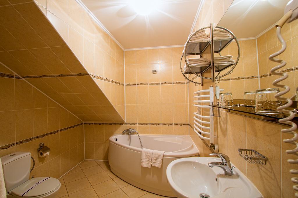 Stanislavsky Hotel Group Яремче Екстериор снимка