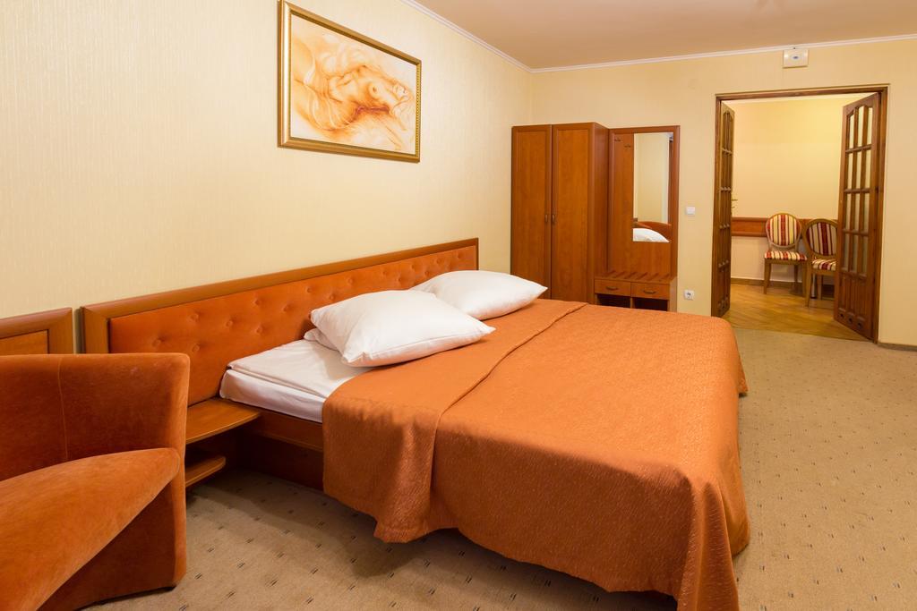 Stanislavsky Hotel Group Яремче Екстериор снимка