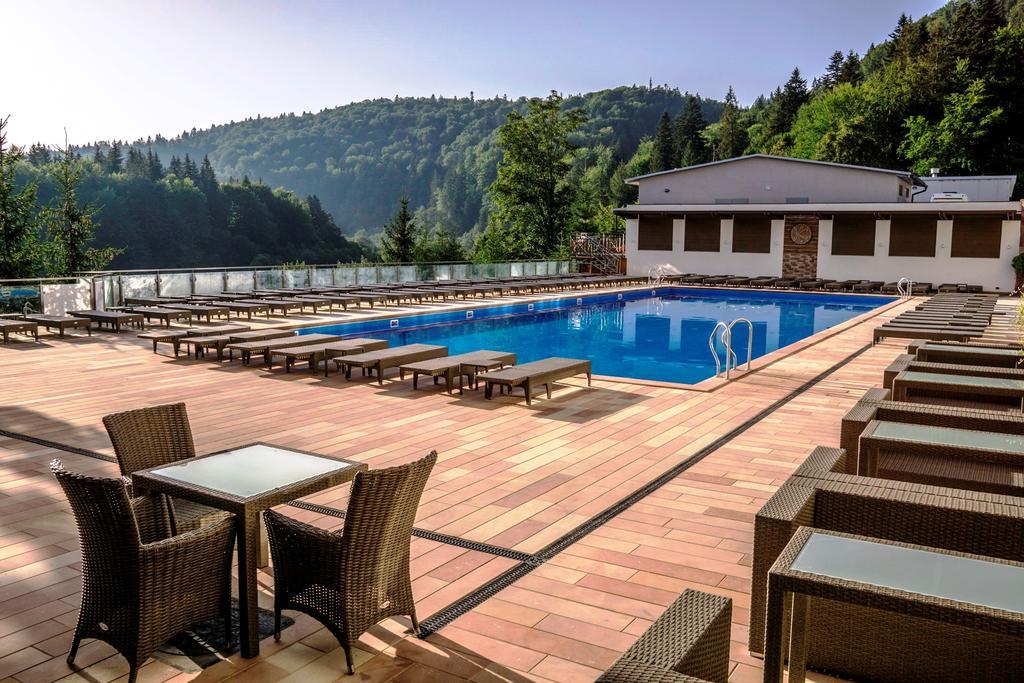 Stanislavsky Hotel Group Яремче Екстериор снимка